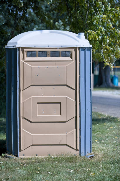 Best Portable restroom trailer rental  in Fort Riley, KS